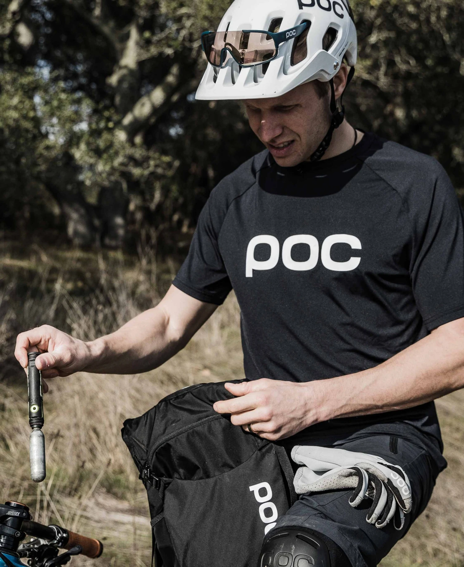 POC Resistance Enduro Glove 8 POC Resistance Enduro Glove